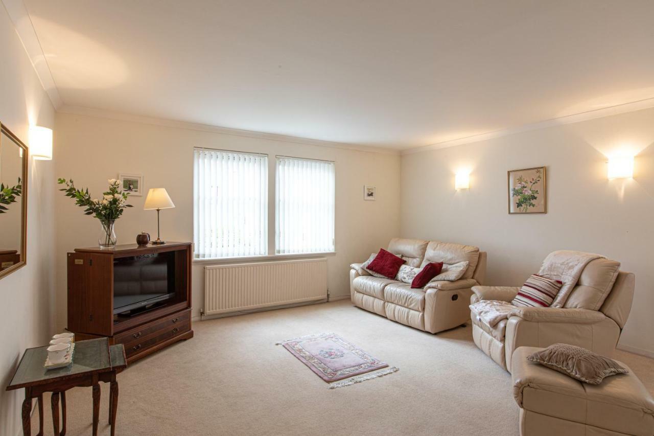 Cults Court Apartment *
