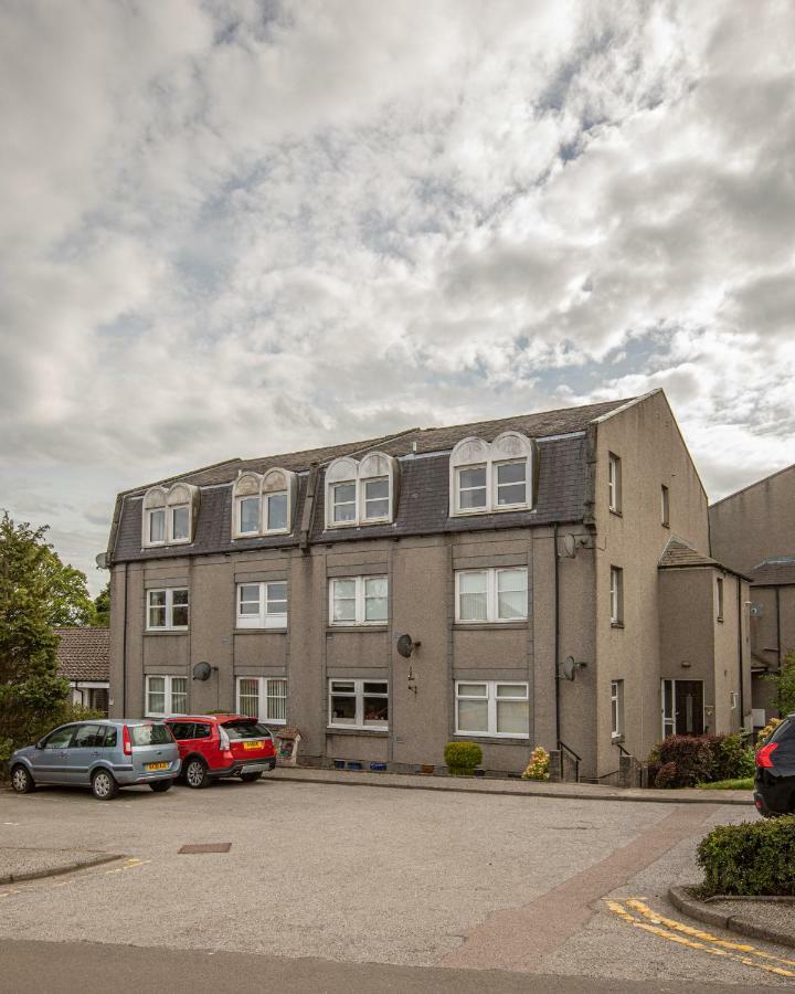 Cults Court Apartment *